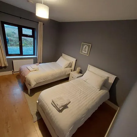 Croi An Locha * Valley