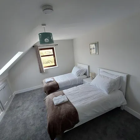 Croi An Locha * Valley