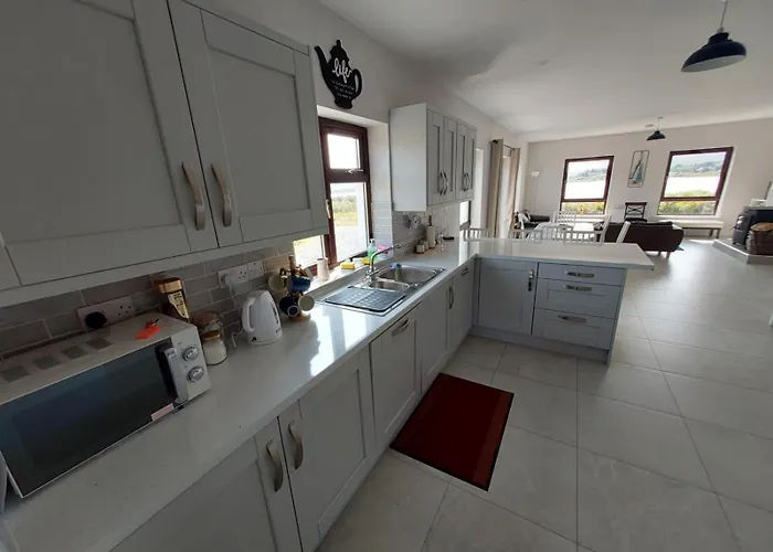 Croi An Locha * Valley